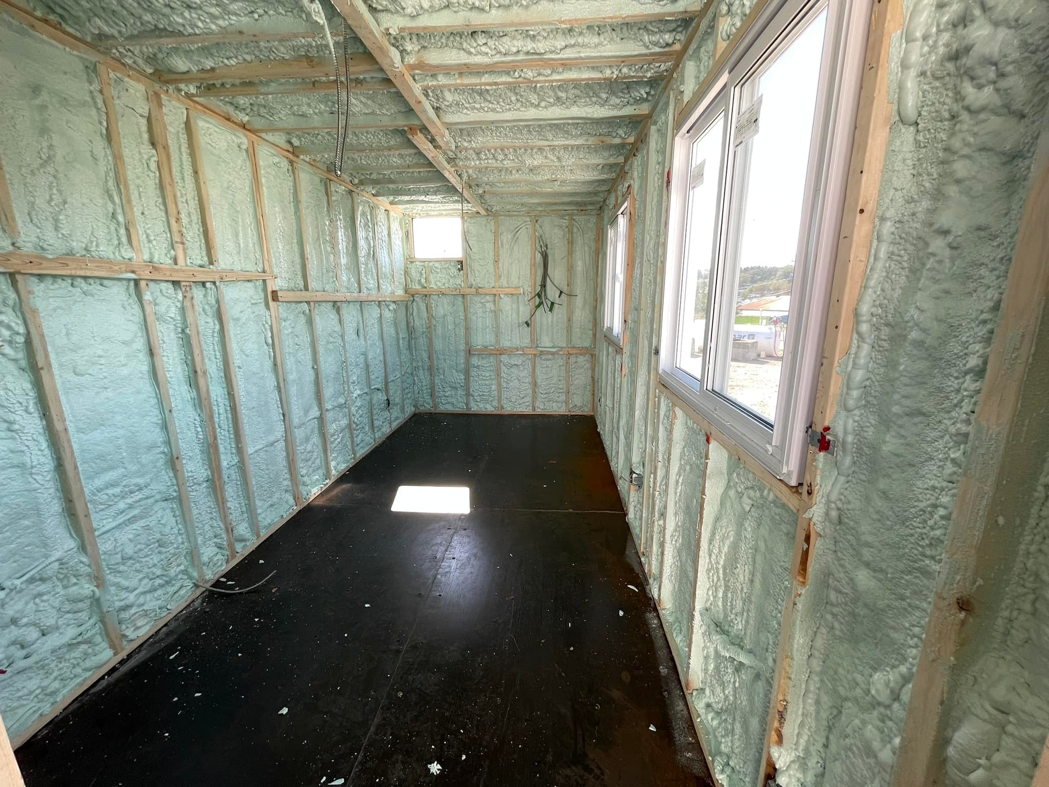 Application d’uréthane giclé sur plancher pour une isolation performante  à Alma